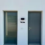 Faragas Hill Oasis Villa *