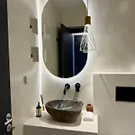 Faragas Hill Oasis Villa *