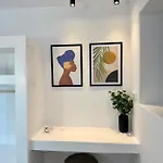 Faragas Hill Oasis Villa *