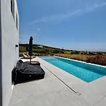 Villa Faragas Hill Oasis Angairiá
