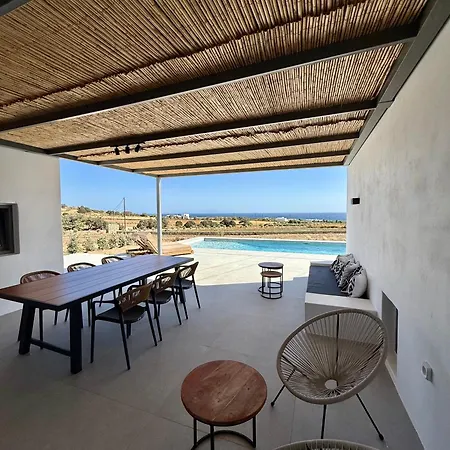 Faragas Hill Oasis בית נופש