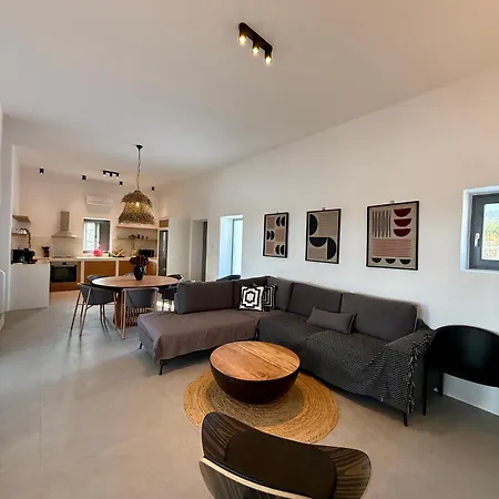 Faragas Hill Oasis בית נופש Angairiá